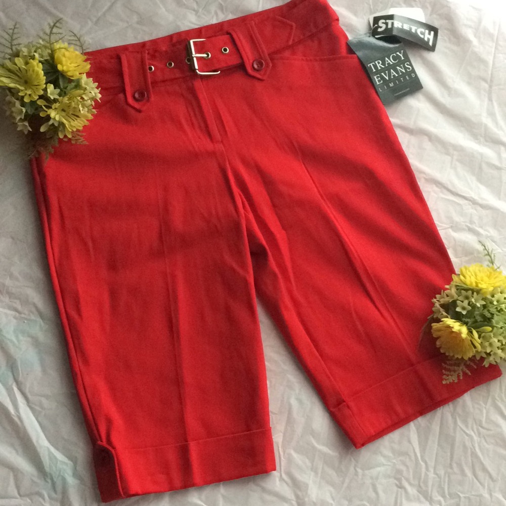 10/$13 Tracy Evans Red Shorts